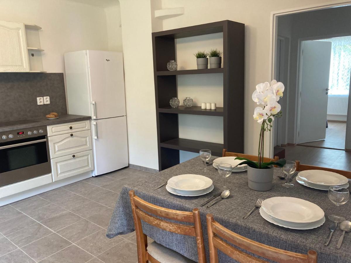Apartmány Jevany Exteriér fotografie