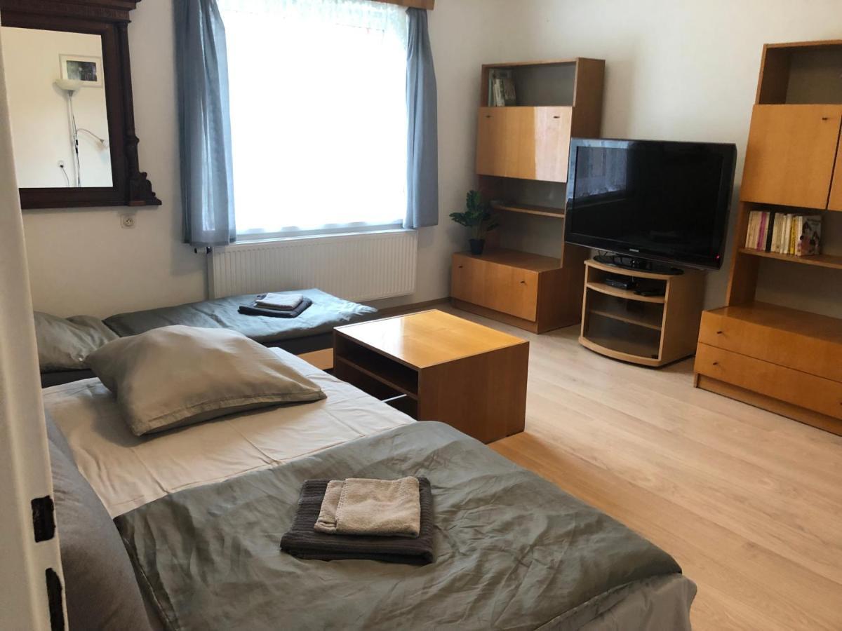 Apartmány Jevany Exteriér fotografie